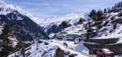Snow mountains at Rohtang Pass